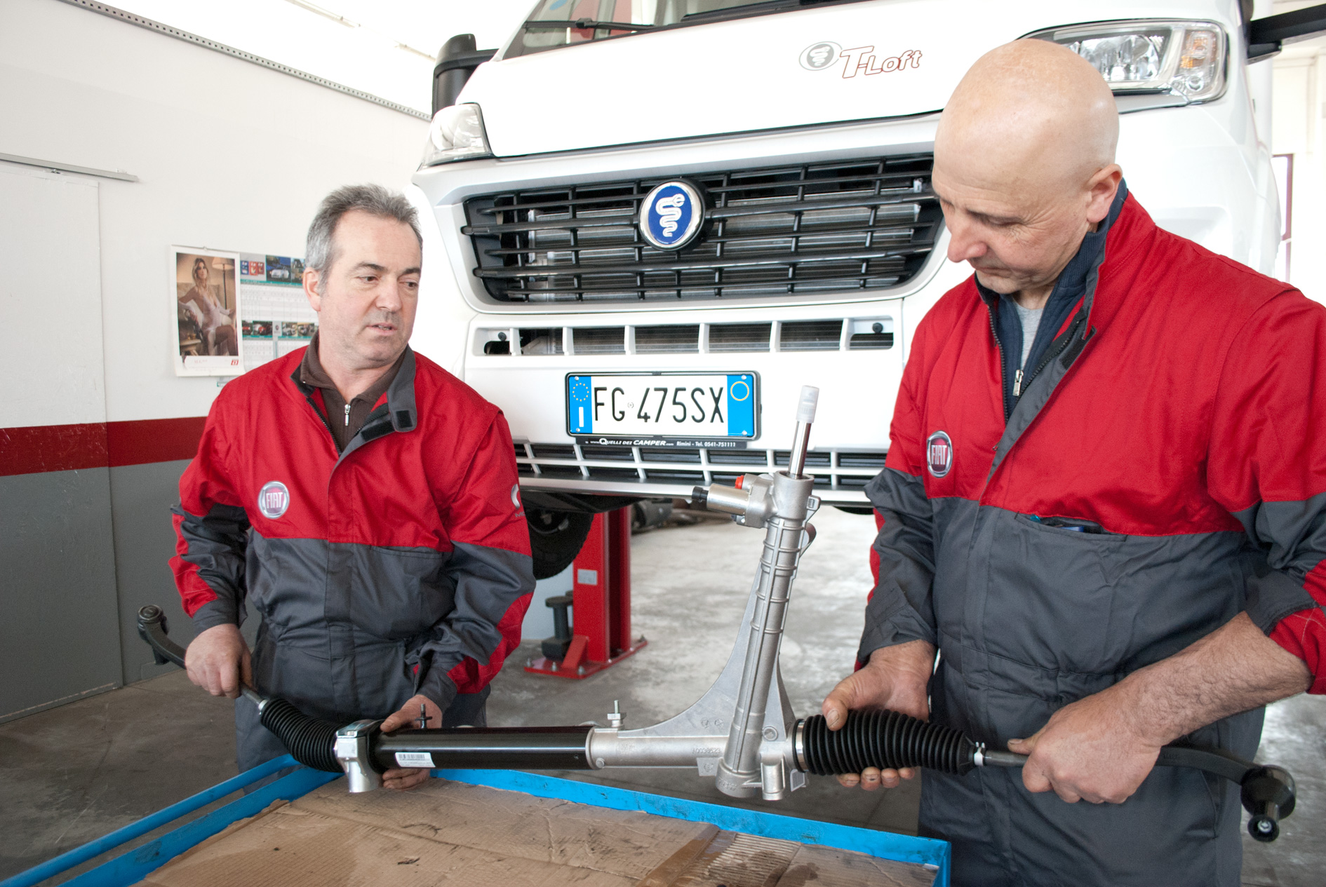 Intervento tecnico su camper in officina.